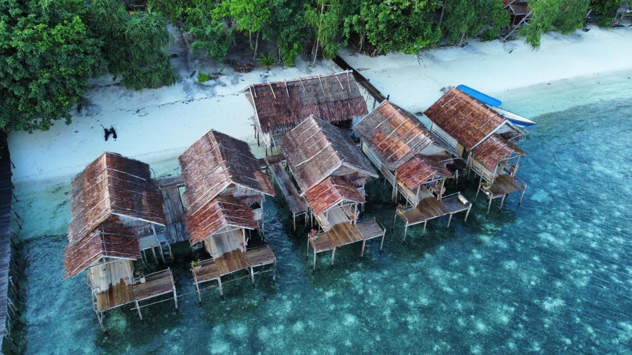 Firdas Bungalows Waisai Extérieur photo
